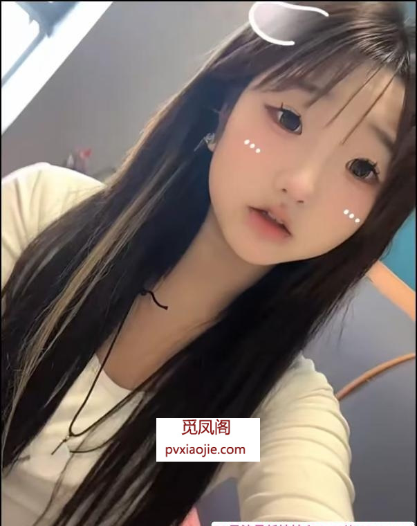 wt三点粉白虎嫩妹