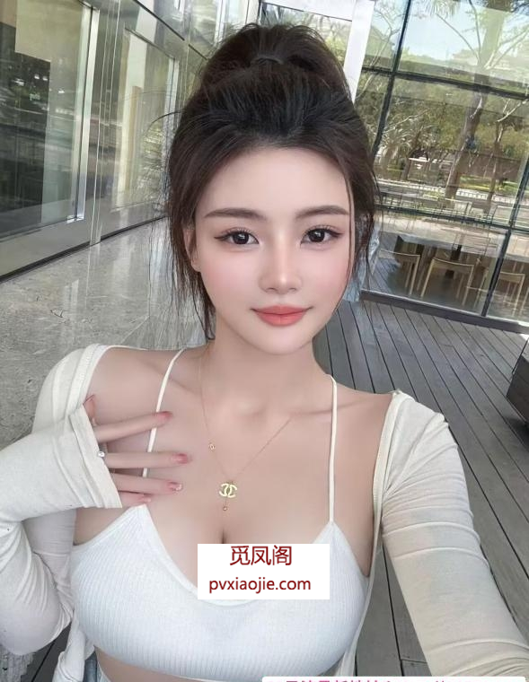 大胸妹湖里蓝芯