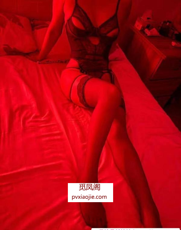 徐东美乳翘臀少妇